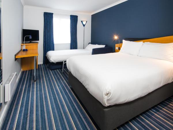 Holiday Inn Express Manchester East, an IHG Hotel : photo 2 de la chambre chambre double avec canapé-lit