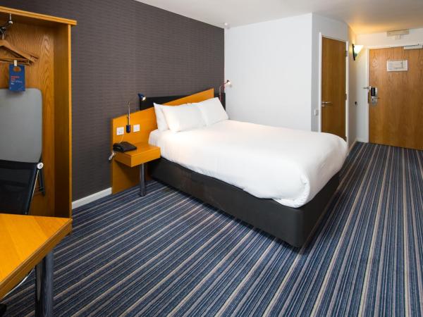 Holiday Inn Express Manchester East, an IHG Hotel : photo 2 de la chambre chambre double - accessible aux personnes à mobilité réduite