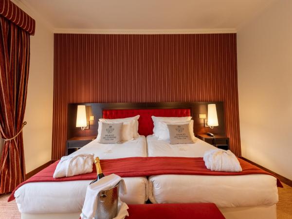 Palacio São Silvestre-Boutique Hotel : photo 6 de la chambre chambre double de luxe avec balcon - vue sur piscine