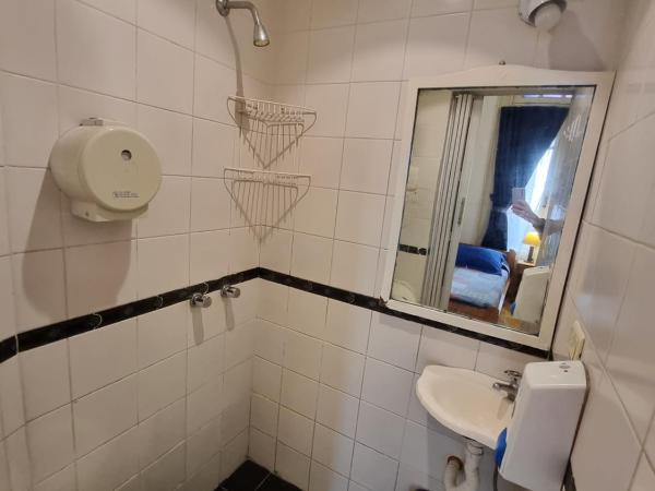 Hostel Estoril : photo 3 de la chambre chambre simple Économique