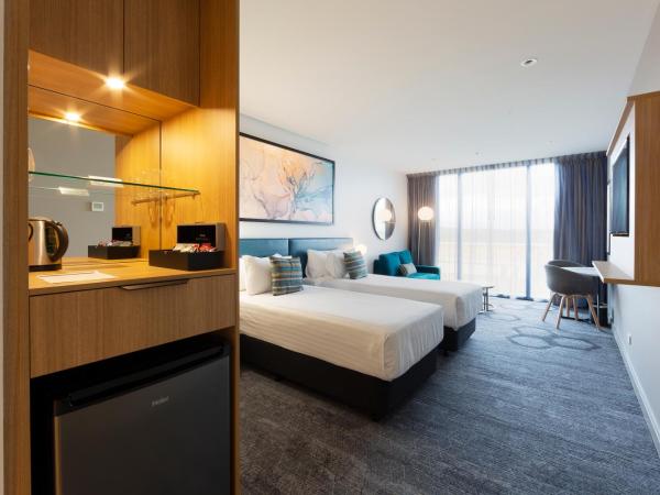 Mercure Canberra Belconnen : photo 5 de la chambre chambre supérieure avec 2 lits queen-size