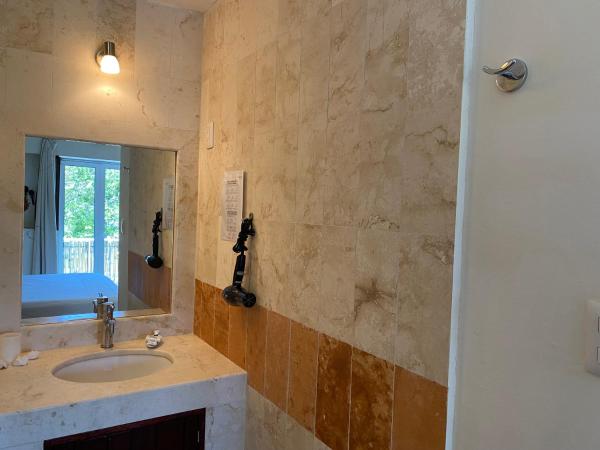 Hotel La Piazzetta : photo 6 de la chambre chambre king avec vue sur le parc