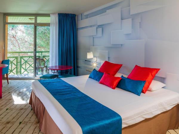 Garrigae Domaine de l'Esterel - Hotel, piscine & spa : photo 1 de la chambre chambre double - vue sur jardin