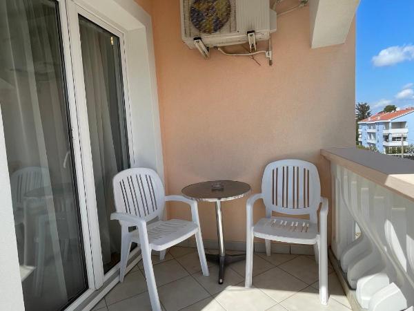 Rooms and Apartments Ana : photo 4 de la chambre chambre double ou lits jumeaux avec balcon