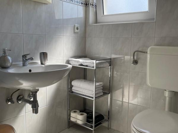 Rooms and Apartments Ana : photo 5 de la chambre chambre double ou lits jumeaux avec balcon