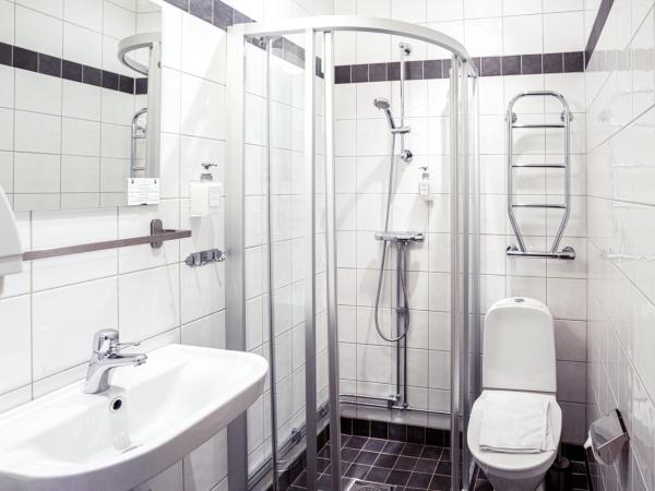 Queen's Hotel by First Hotels : photo 5 de la chambre chambre lits jumeaux