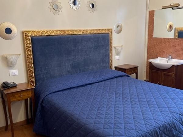 Hotel Guerrato : photo 7 de la chambre chambre double avec salle de bains commune