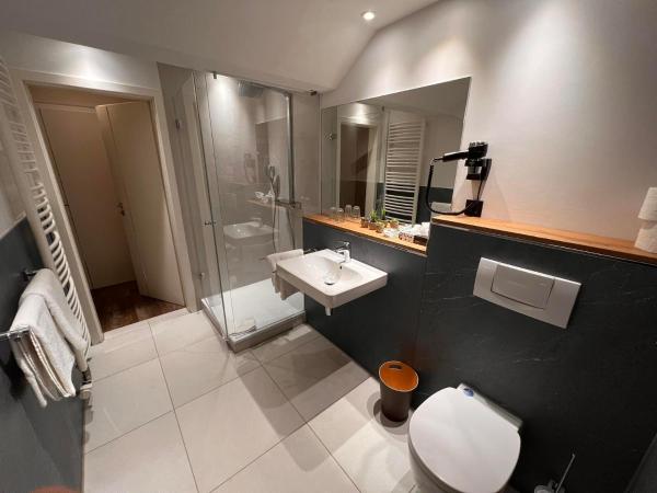 Hotel-Restaurant Amadeus : photo 8 de la chambre chambre double supérieure