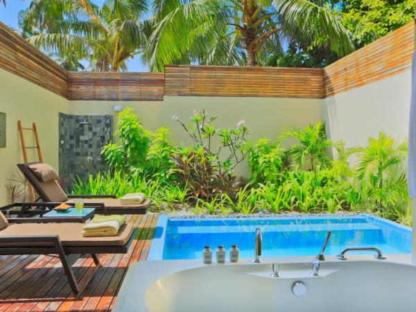 Kurumba Maldives : photo 1 de la chambre villa avec piscine et jardin