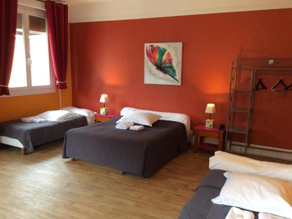 Hotel du Cygne : photo 3 de la chambre chambre familiale (4 adultes + 1 enfant)