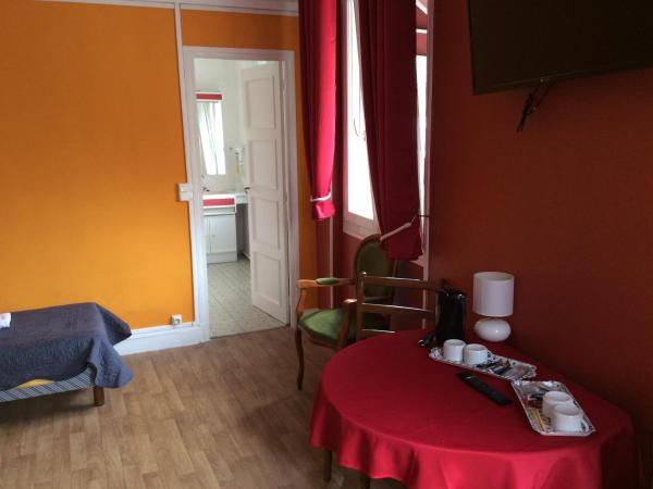 Hotel du Cygne : photo 4 de la chambre chambre familiale (4 adultes + 1 enfant)