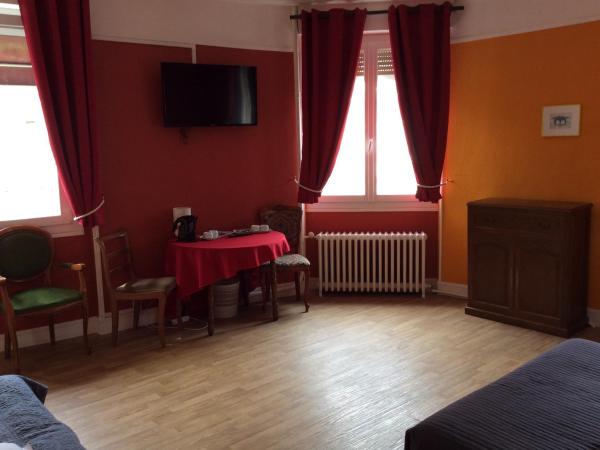 Hotel du Cygne : photo 5 de la chambre chambre familiale (4 adultes + 1 enfant)