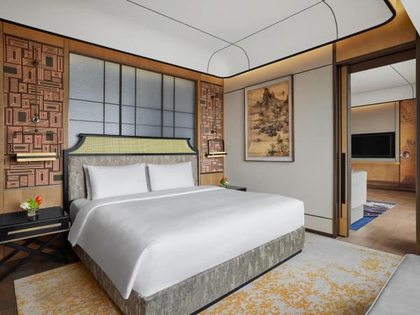 Conrad Shanghai : photo 6 de la chambre suite deluxe avec lit king-size