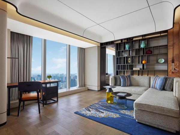 Conrad Shanghai : photo 8 de la chambre suite deluxe avec lit king-size