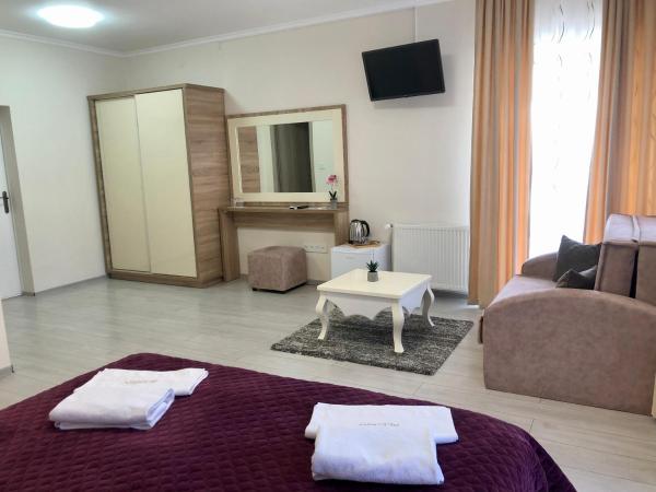 Alenso Guesthouse : photo 1 de la chambre chambre triple deluxe