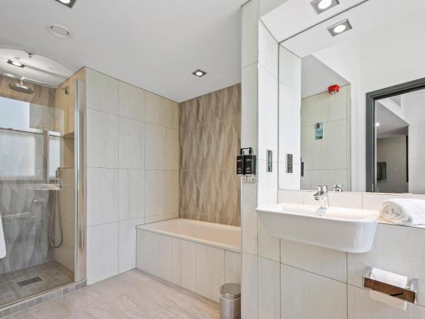 Roomzzz Manchester Victoria : photo 5 de la chambre suite liberty