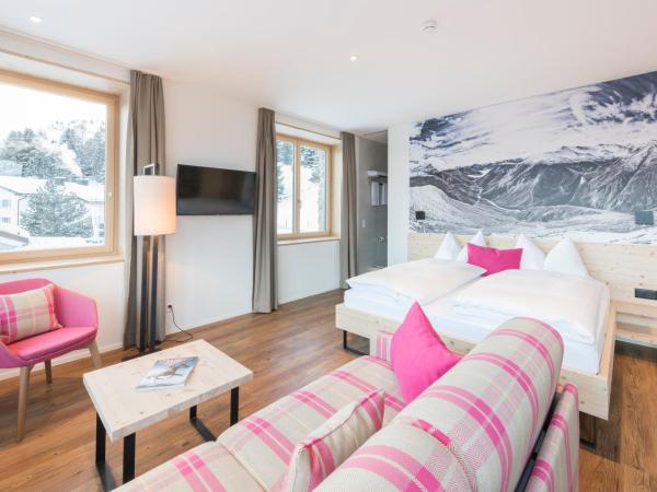Berghotel Randolins : photo 5 de la chambre chambre double de luxe panorama