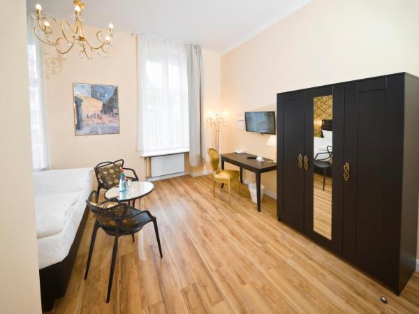 AMC Hotel - Schöneberg : photo 1 de la chambre grande chambre double 