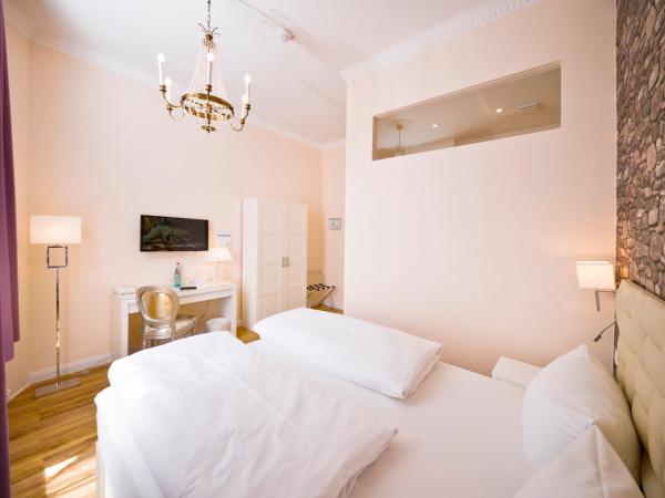 AMC Hotel - Schöneberg : photo 3 de la chambre grande chambre double 