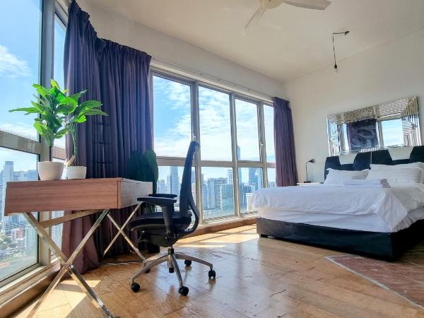 Penthouse on 34 - The Highest Unit and Best Views in Regalia & Private Rooftop Terrace : photo 1 de la chambre chambre double supérieure