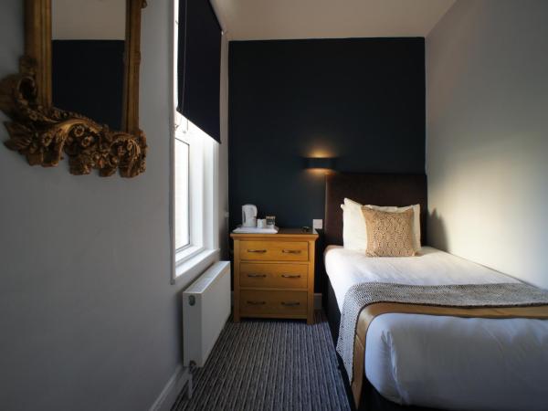 Applewood Hotel : photo 1 de la chambre chambre simple avec salle de bains extérieure privative
