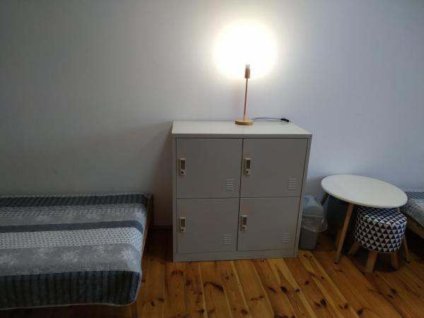 42-200 Hostel : photo 6 de la chambre lit simple dans dortoir mixte