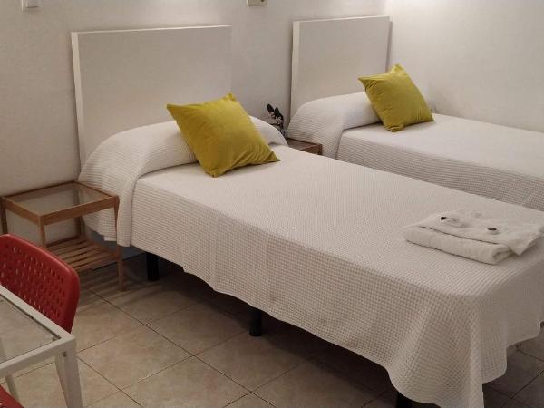 Hostal Abitum Madrid : photo 7 de la chambre chambre lits jumeaux