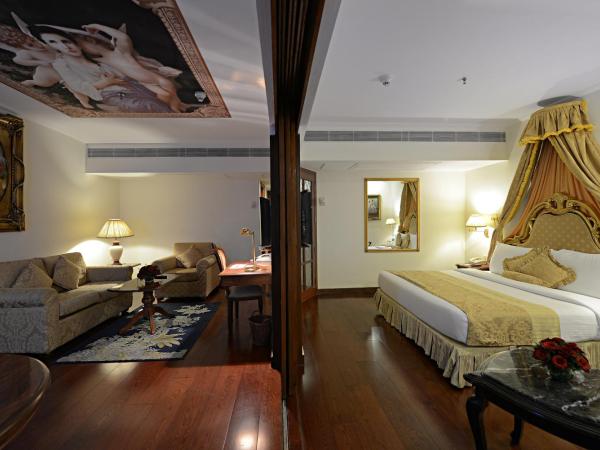 Hotel The Royal Plaza : photo 1 de la chambre maharaja one bedroom suite -  wifi, 15% discount on food & soft beverages, spa & saloon services