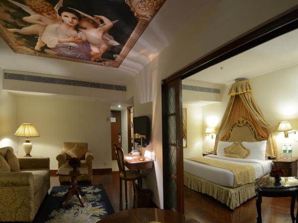 Hotel The Royal Plaza : photo 5 de la chambre maharaja one bedroom suite - enjoy a free one glass of house beer once during your stay