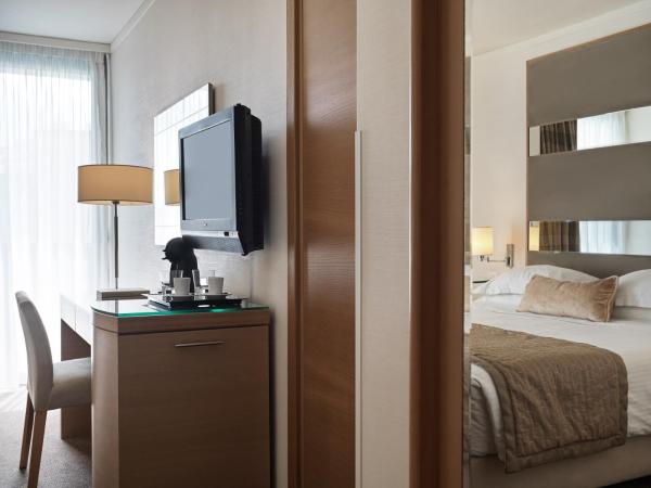 Galaxy Iraklio Hotel : photo 2 de la chambre chambre familiale (2 adultes et 2 enfants)