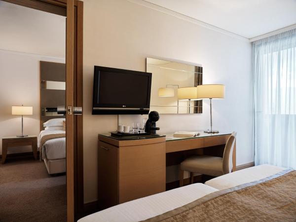 Galaxy Iraklio Hotel : photo 4 de la chambre chambre familiale (2 adultes et 2 enfants)