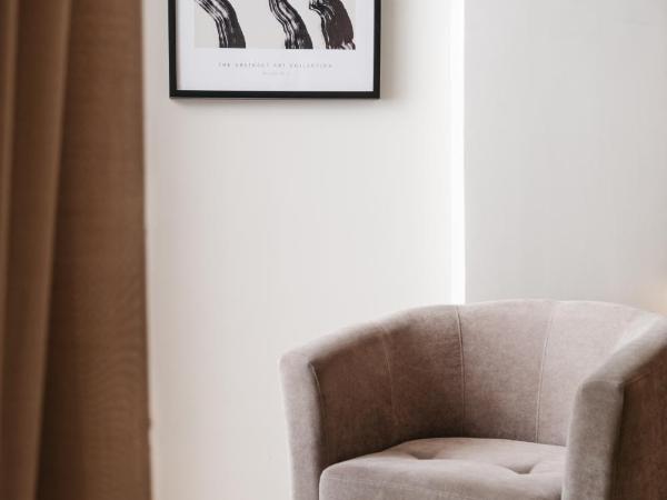 The City Hotel & Suites : photo 8 de la chambre suite junior - vue sur piscine