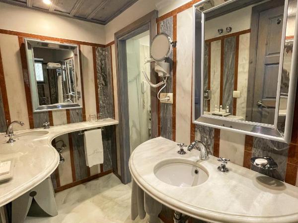 Las Casas de la Judería de Córdoba : photo 9 de la chambre hébergement double ou lits jumeaux classique avec baignoire spa