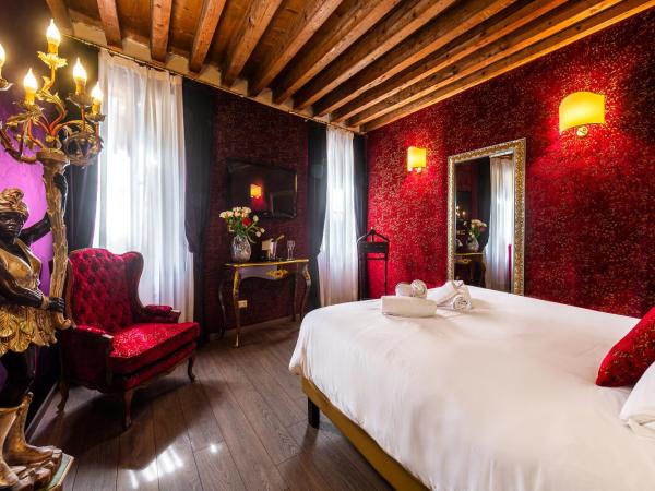 Ca' Maria Callas : photo 9 de la chambre chambre double supérieure - vue sur canal