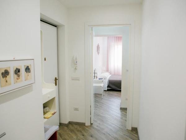 Kennedy 54 : photo 4 de la chambre chambre double deluxe avec balcon