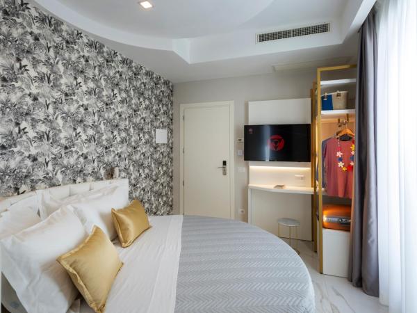 Hotel Cenisio : photo 2 de la chambre suite avec baignoire spa