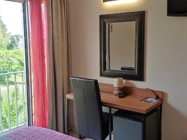 Hotel Hélios : photo 5 de la chambre chambre double - piscine chauffée et parking gratuit