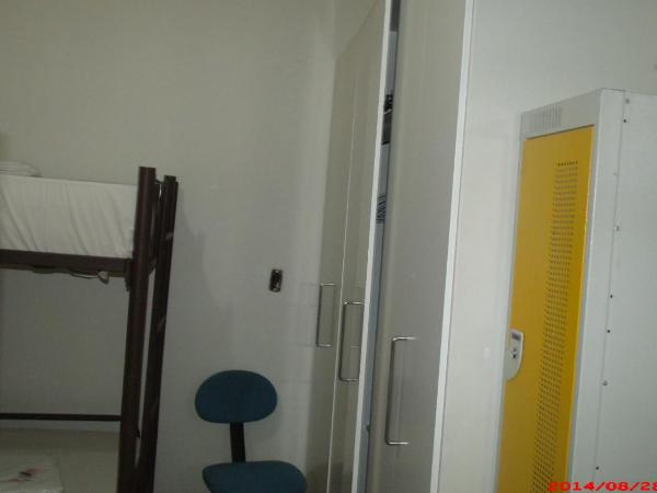 Hotel Pousada Clínicas Valente : photo 2 de la chambre dortoir pour femmes 4 lits avec salle de bains intégrée