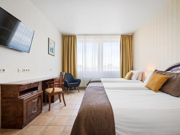 Hotel Ísland - Comfort : photo 1 de la chambre chambre triple standard