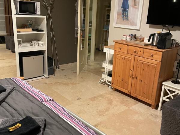 B&B Maison Saint Tropez Eindhoven : photo 2 de la chambre chambre deluxe (2 adultes + 1 enfant)