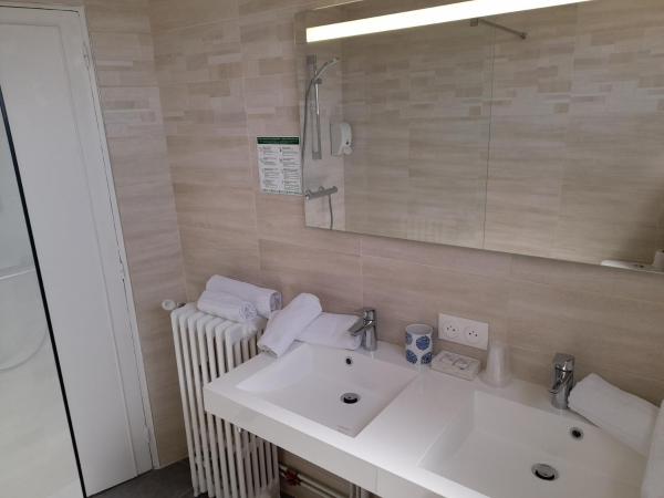 Contact Hotel de France : photo 10 de la chambre chambre triple