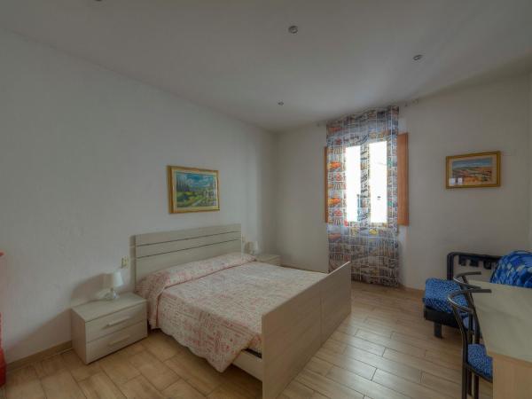 Sogni D'Oro Guest House : photo 9 de la chambre chambre familiale avec salle de bains privative