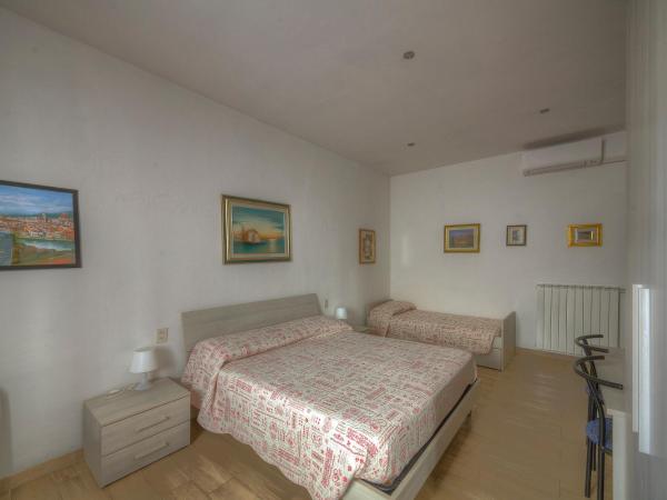 Sogni D'Oro Guest House : photo 10 de la chambre chambre familiale avec salle de bains privative