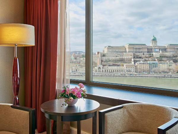 InterContinental Budapest, an IHG Hotel : photo 3 de la chambre chambre lit queen-size premium - vue sur fleuve - dernier Étage