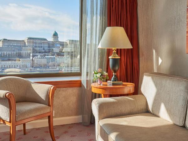 InterContinental Budapest, an IHG Hotel : photo 2 de la chambre grande suite château avec lit king-size - vue sur fleuve