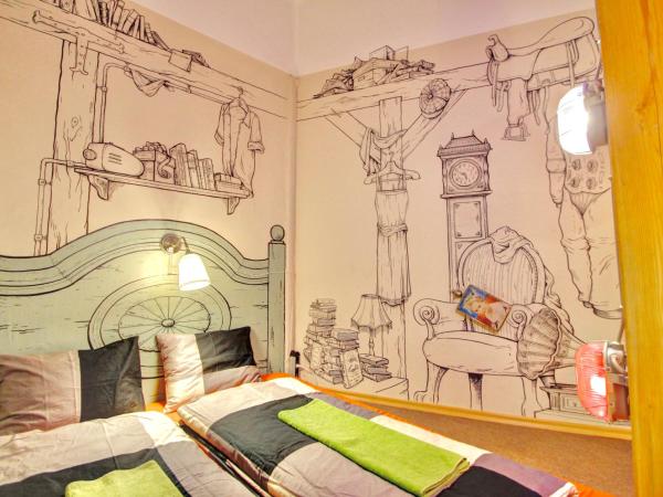 Lavender Circus Hostel, Doubles & Ensuites : photo 4 de la chambre chambre double avec salle de bains commune