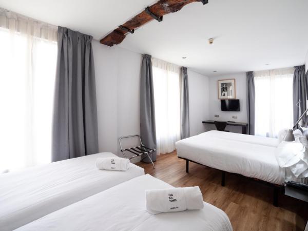 Petit Palace Arana Bilbao : photo 3 de la chambre chambre double avec 2 lits d'appoint