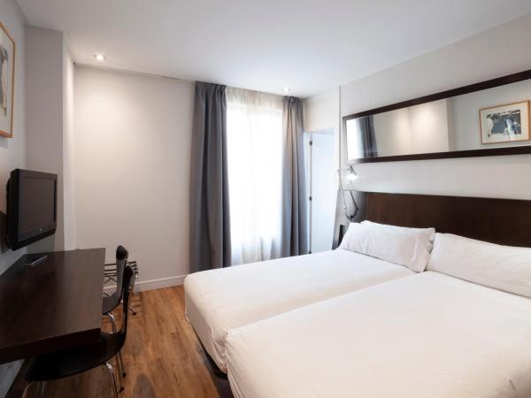 Petit Palace Arana Bilbao : photo 9 de la chambre chambre double – vue sur ville