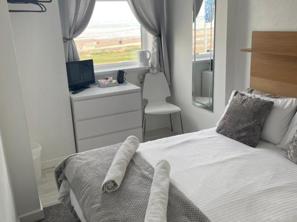 Sandford Promenade : photo 2 de la chambre chambre double - vue sur mer