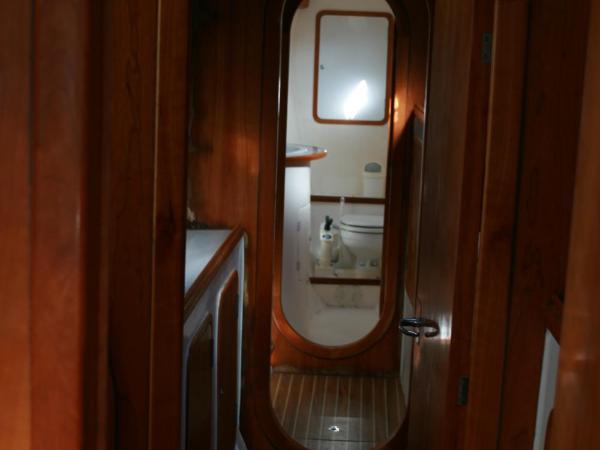 On Y Va , Delightful 3 bedroom catarmaran, with skipper : photo 5 de la chambre mobile home